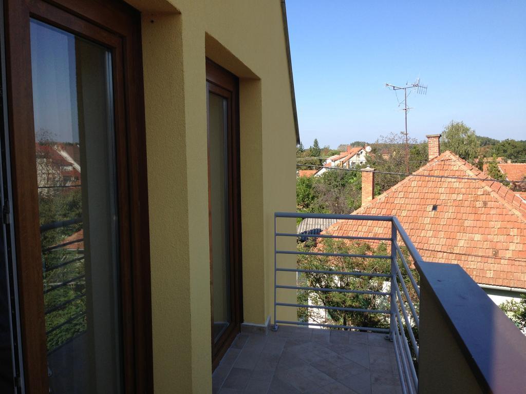Lovagvar Apartments Gyula Rum bild