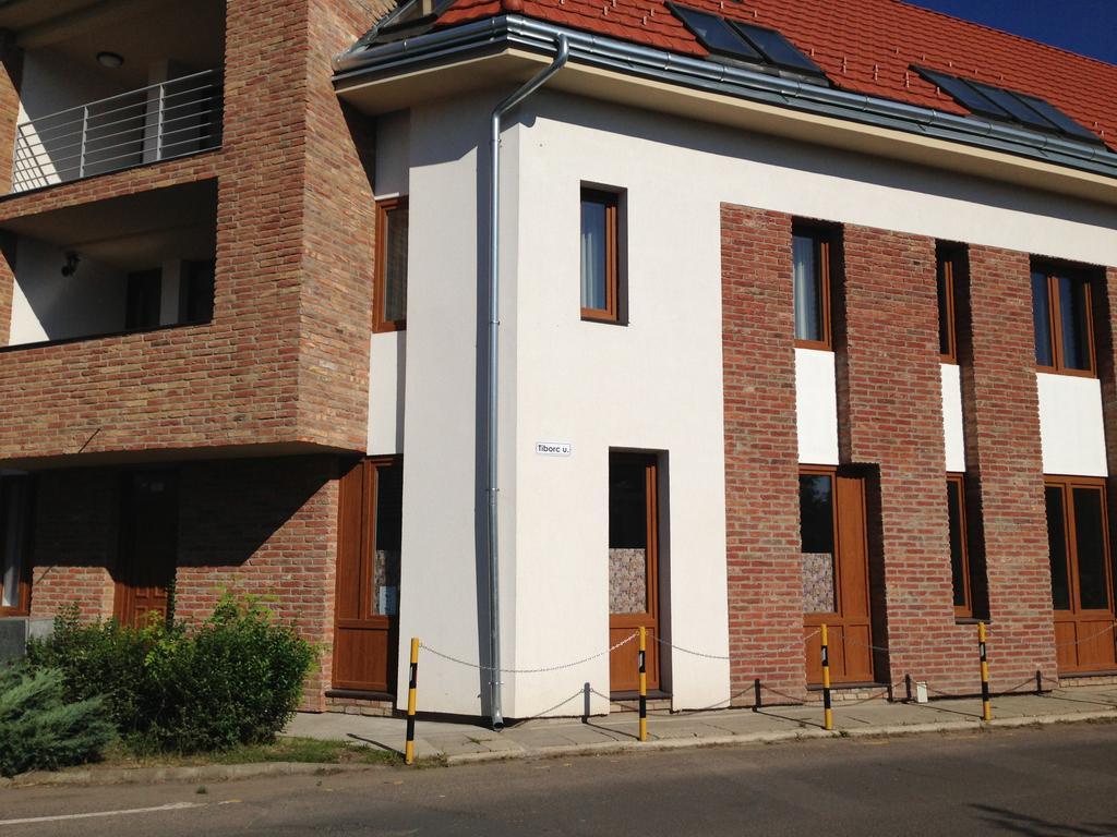 Lovagvar Apartments Gyula Exteriör bild